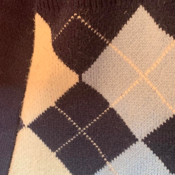 Cute argyle cardigan. Selling because I don’t wear it anymore. - Picture 2 of 3